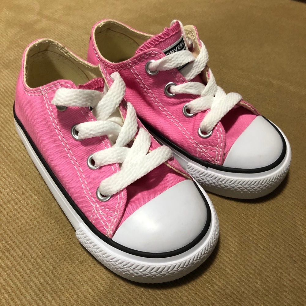 Pink Converse size 6 Toddler